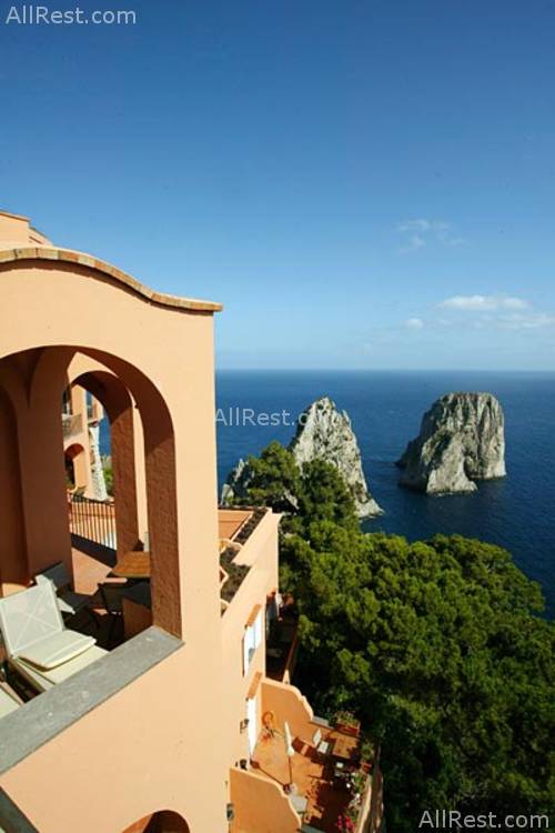 Punta Tragara 2